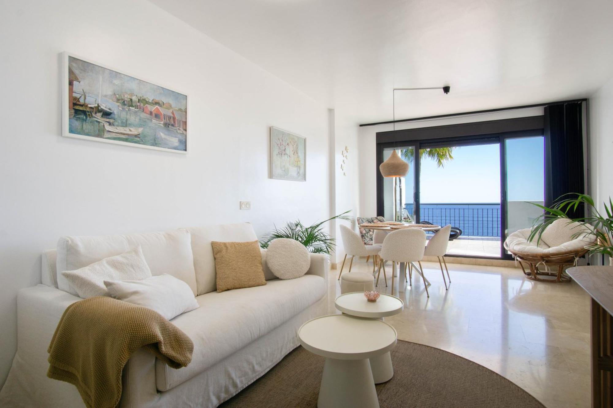 Apartment Beautiful With Stunning Sea Views And A Large Terrace! Torrox