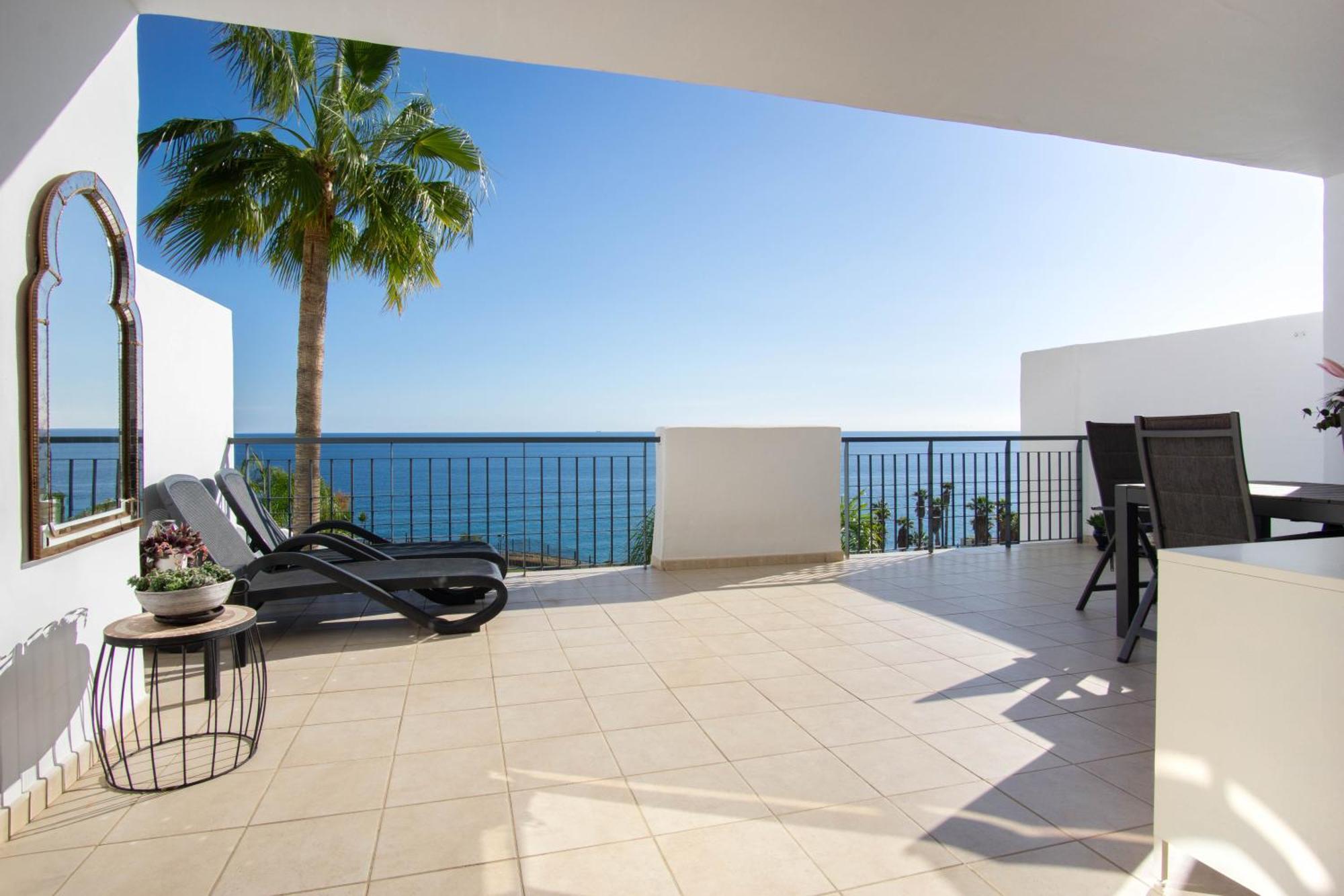 Apartment Beautiful With Stunning Sea Views And A Large Terrace!